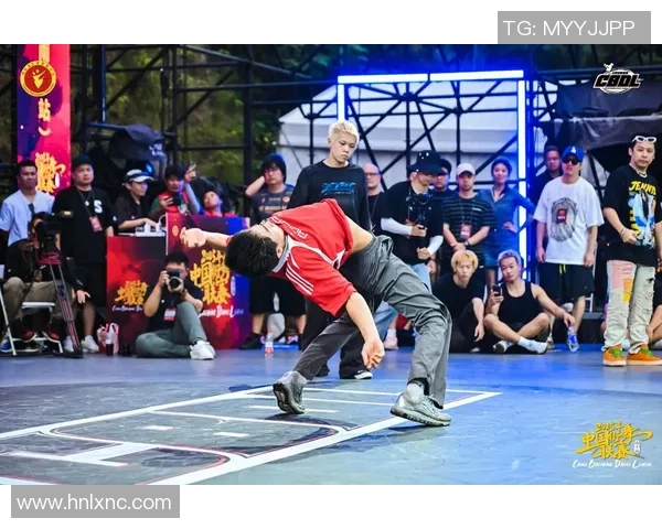 南京街舞队进攻打法深度解析与战术创新探讨 南京街舞队进攻打法深度解析与战术创新探讨